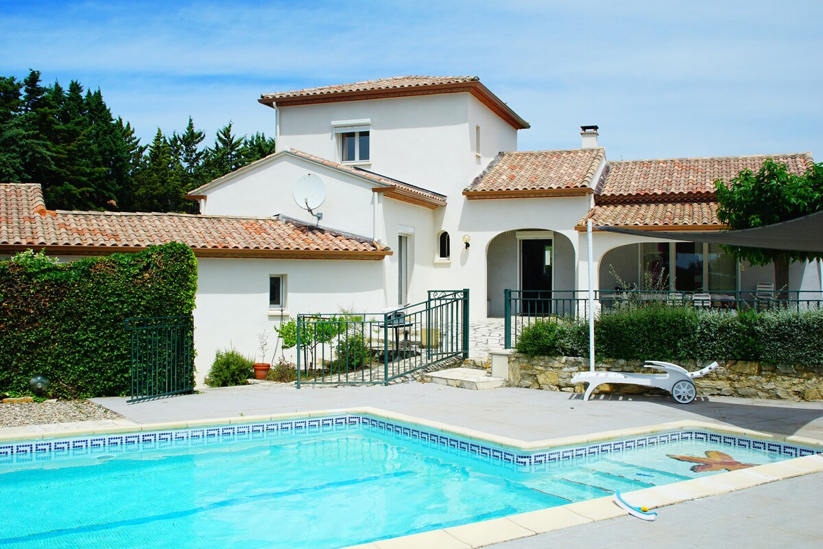 Belle villa au calme avec piscine