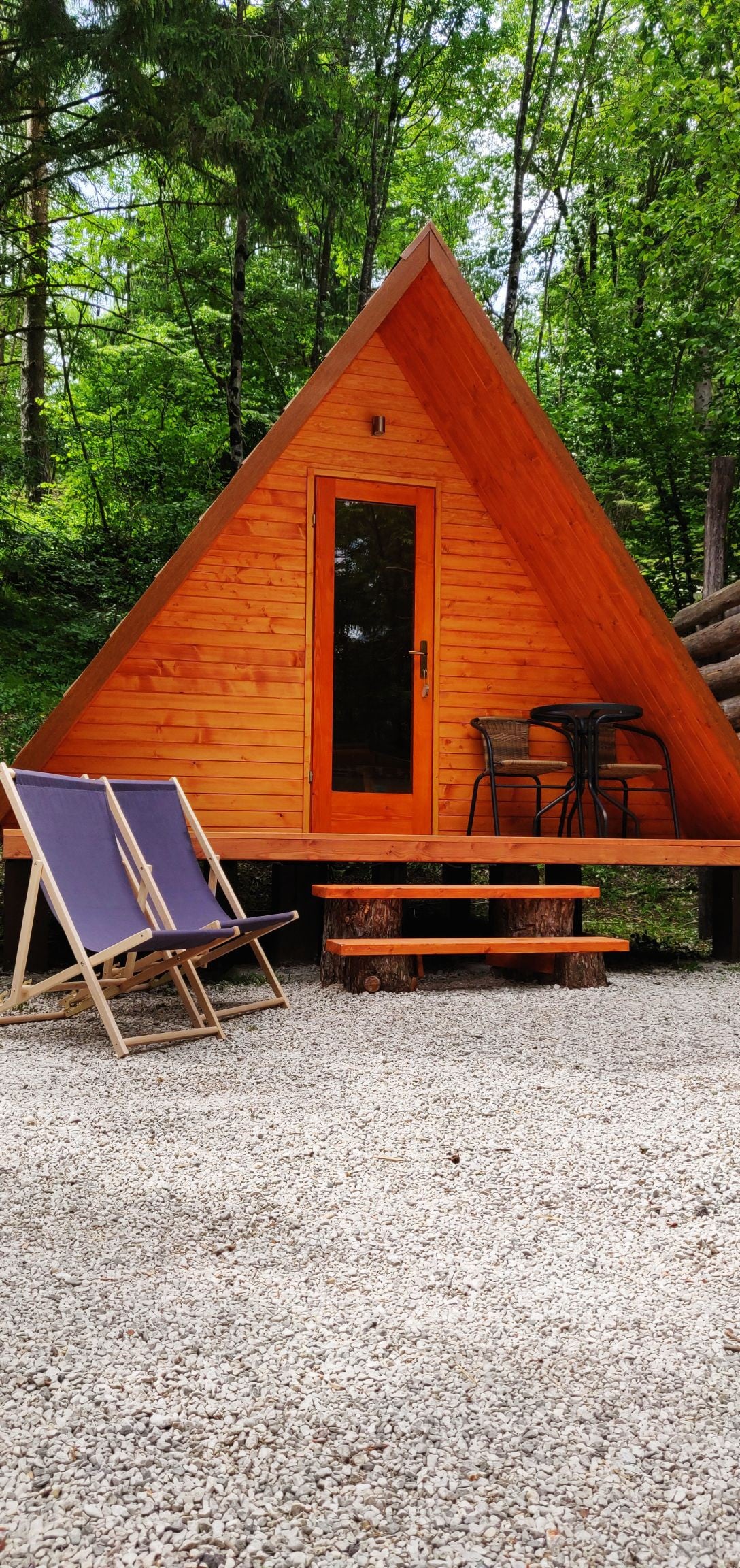 Soča Valley的木制帐篷