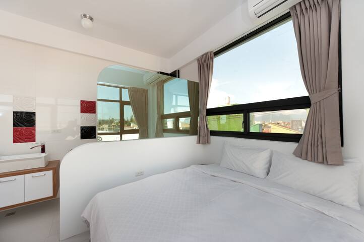 东港大鹏湾 发现号特色民宿.大鹏湾,华侨市场,近林边火车站开车5分钟.