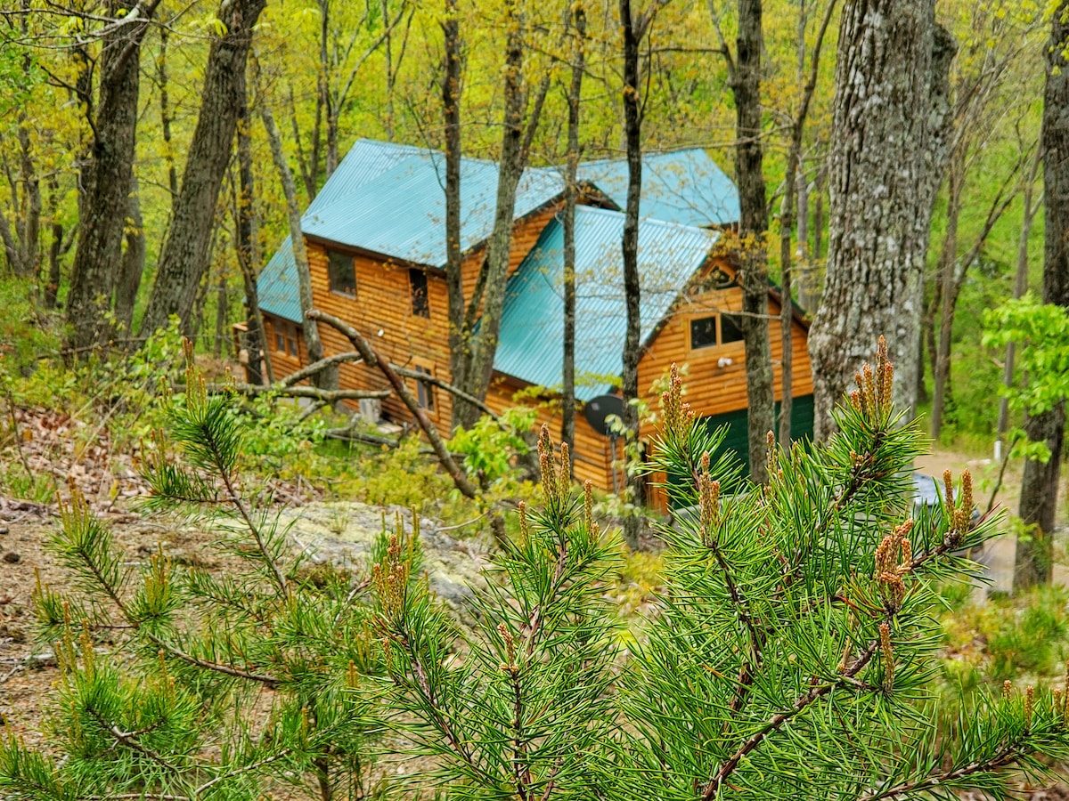 波托马克小屋（ Potomac Cabin ） ，河滨，占地7英亩，可睡14人，水疗中心