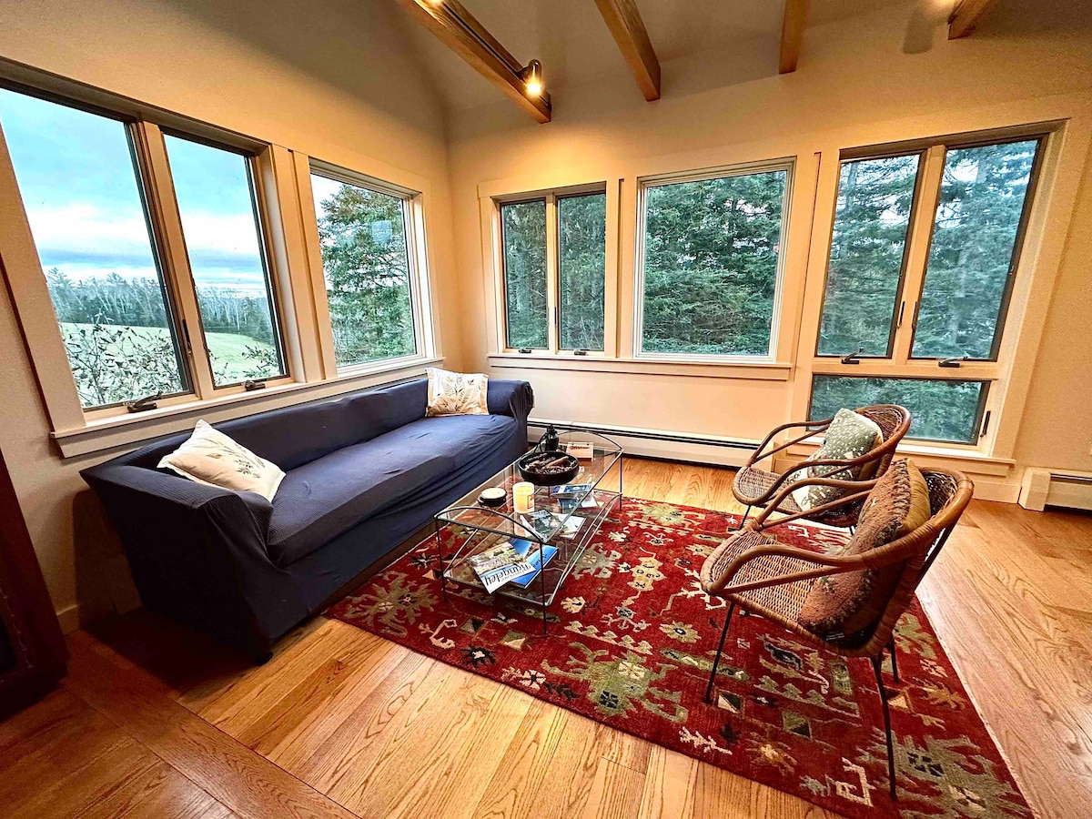 Enjoy Rangeley with friends at a spacious retreat!