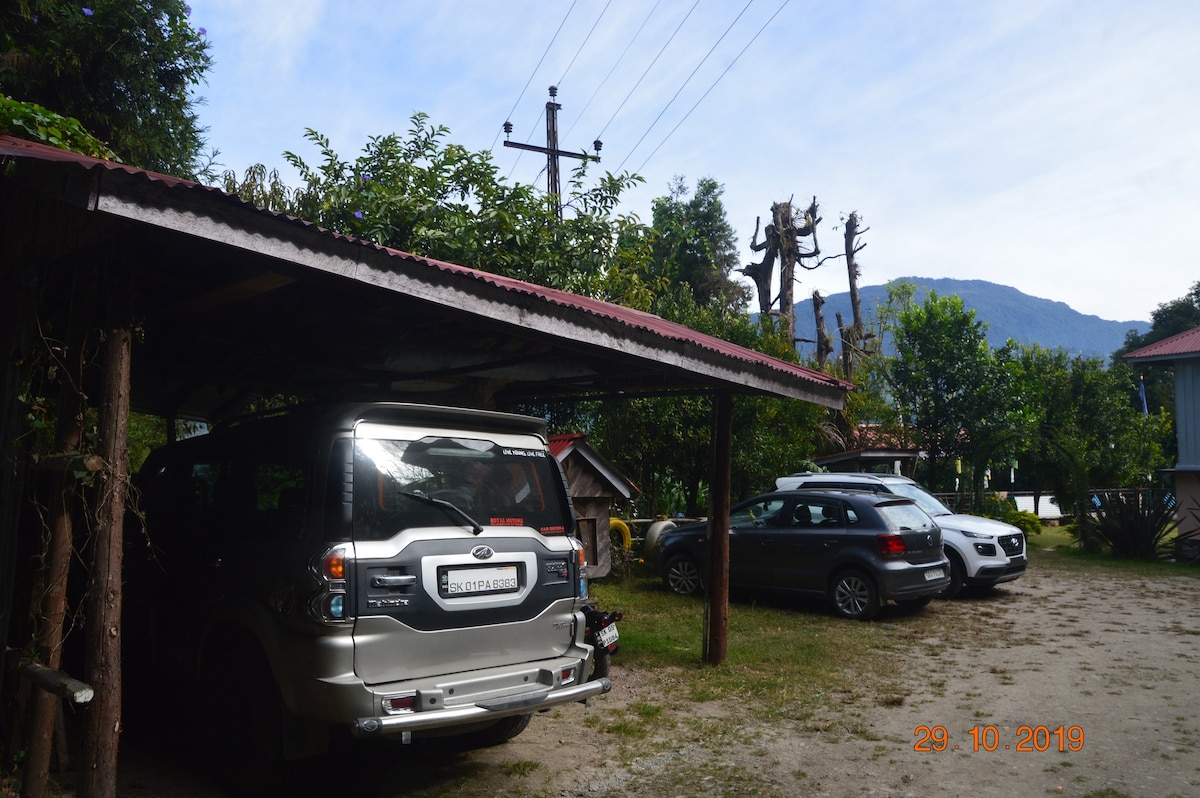 Samaghang Cottage (Home in the Hills) (Homestay)