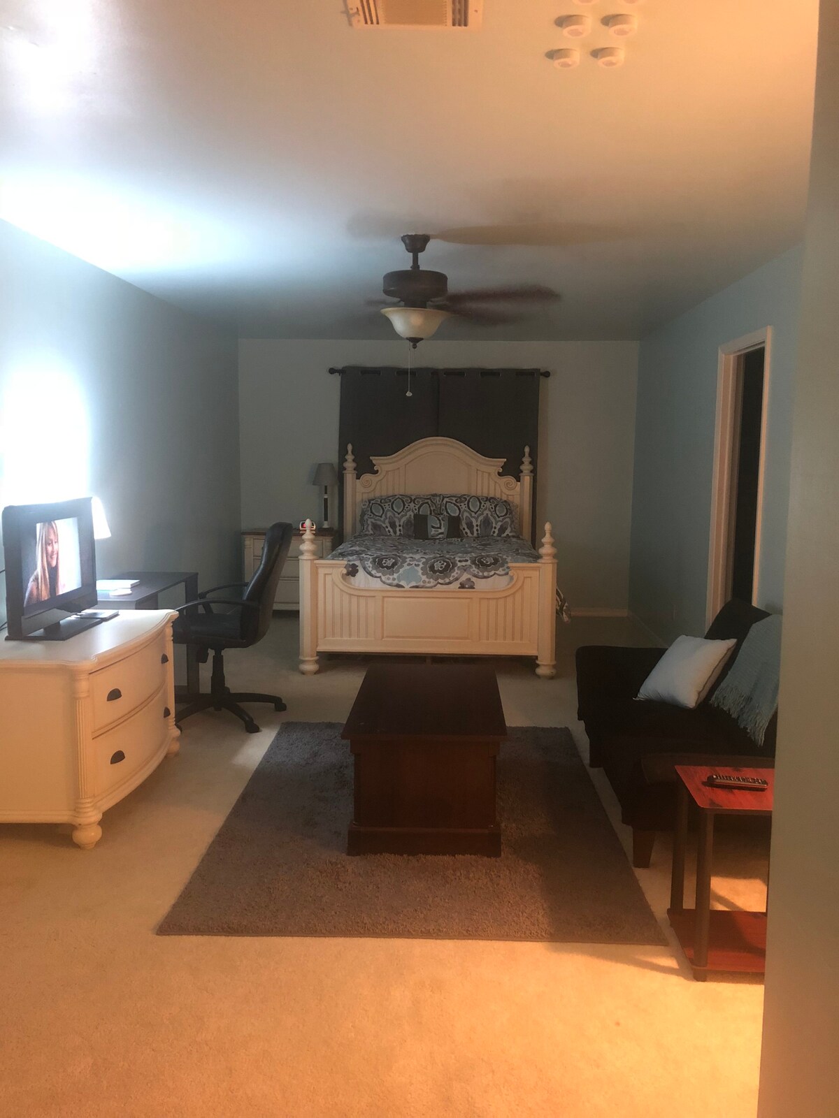 Russellville Home (Extended stay available)