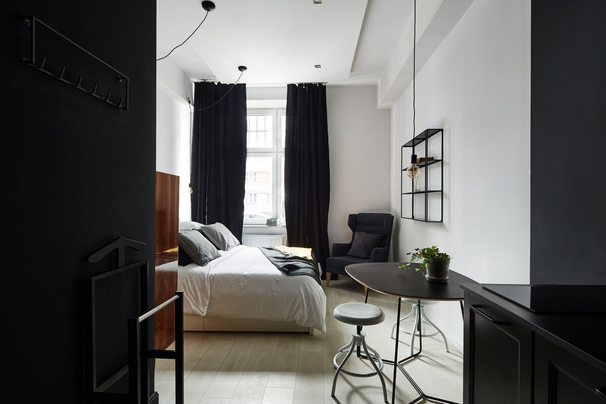 Atelio Apartments - Black No. 3