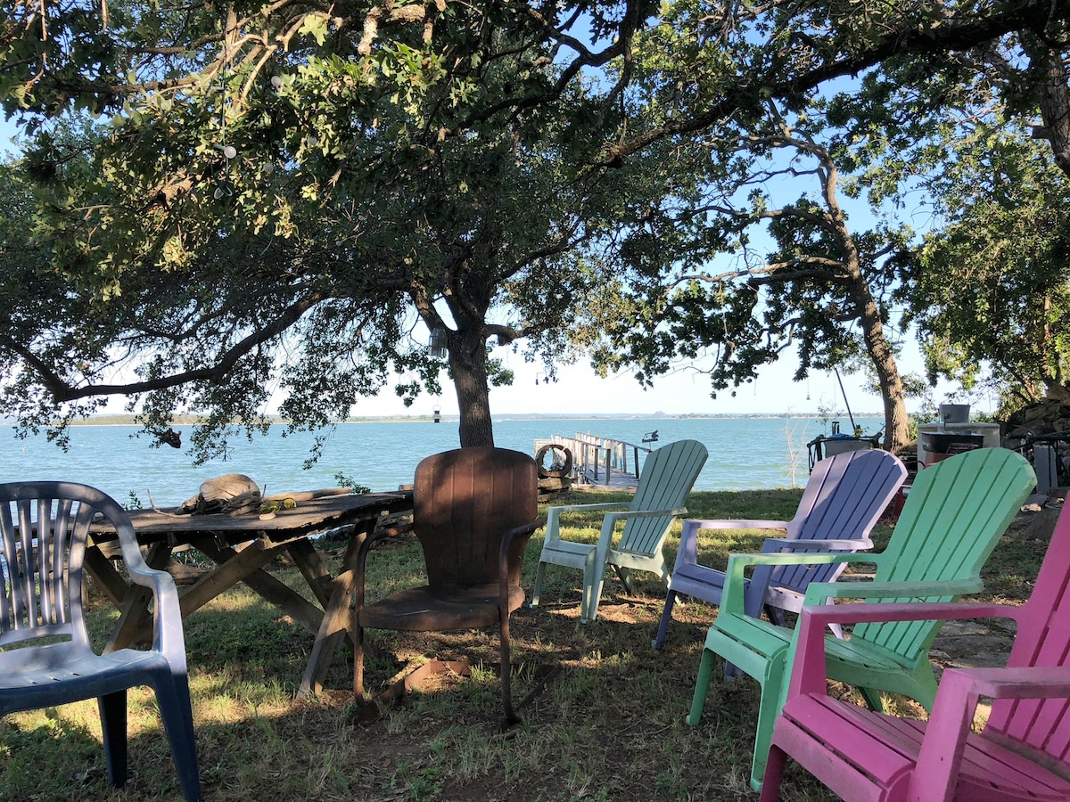 Waterfront cabin on Lake Buchanan @ Paradise Point