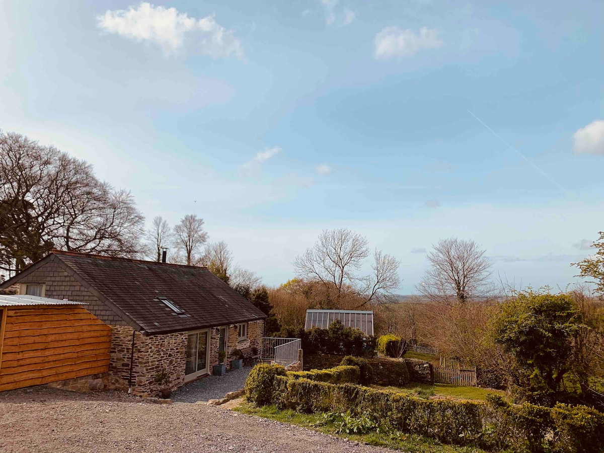 Detached Barn in Tamar Valley, EV charging incl