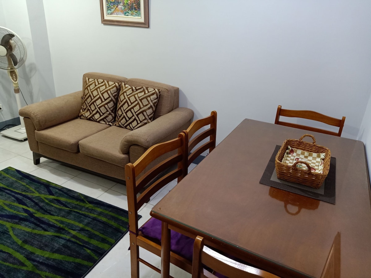 Cozy 2 bedroom unit near Makati with Netflix