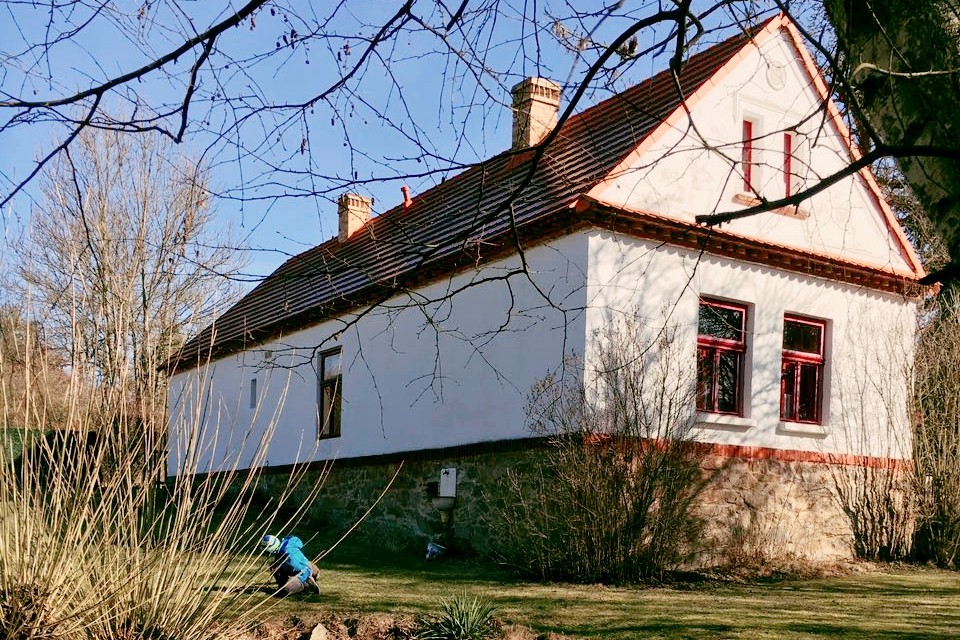 Cottage Svaty Jan （带有带顶棚的游泳池）