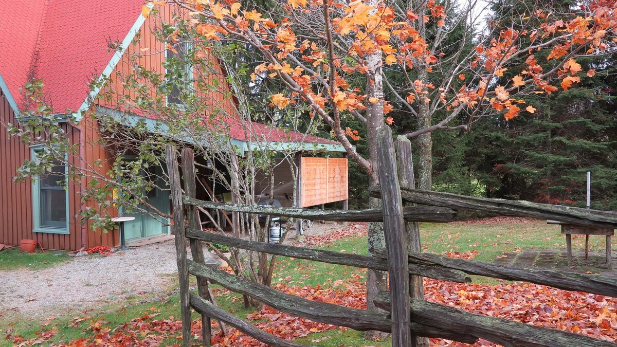 North Hatley Mountains Pavilion