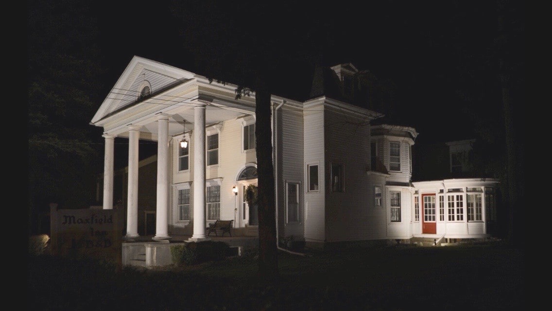 Maxfield Inn, 1841 restored Mansion - Peggys Room