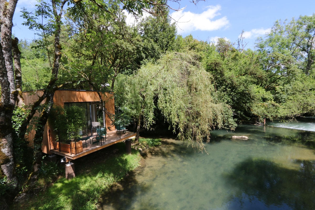 勃艮第水畔非凡小屋