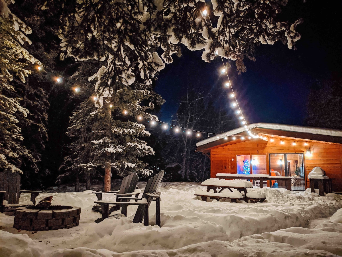 Riverside Bragg Creek Cabin