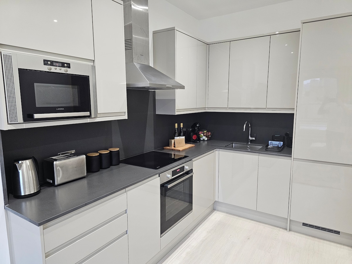 Stylish brand-new apartment in West Kensington