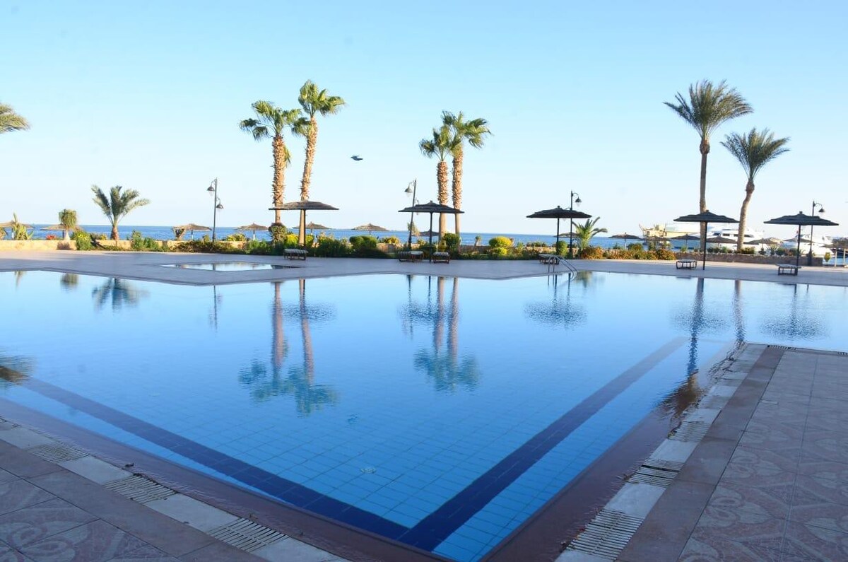 位于Esplanada Hurghada的海滨公寓