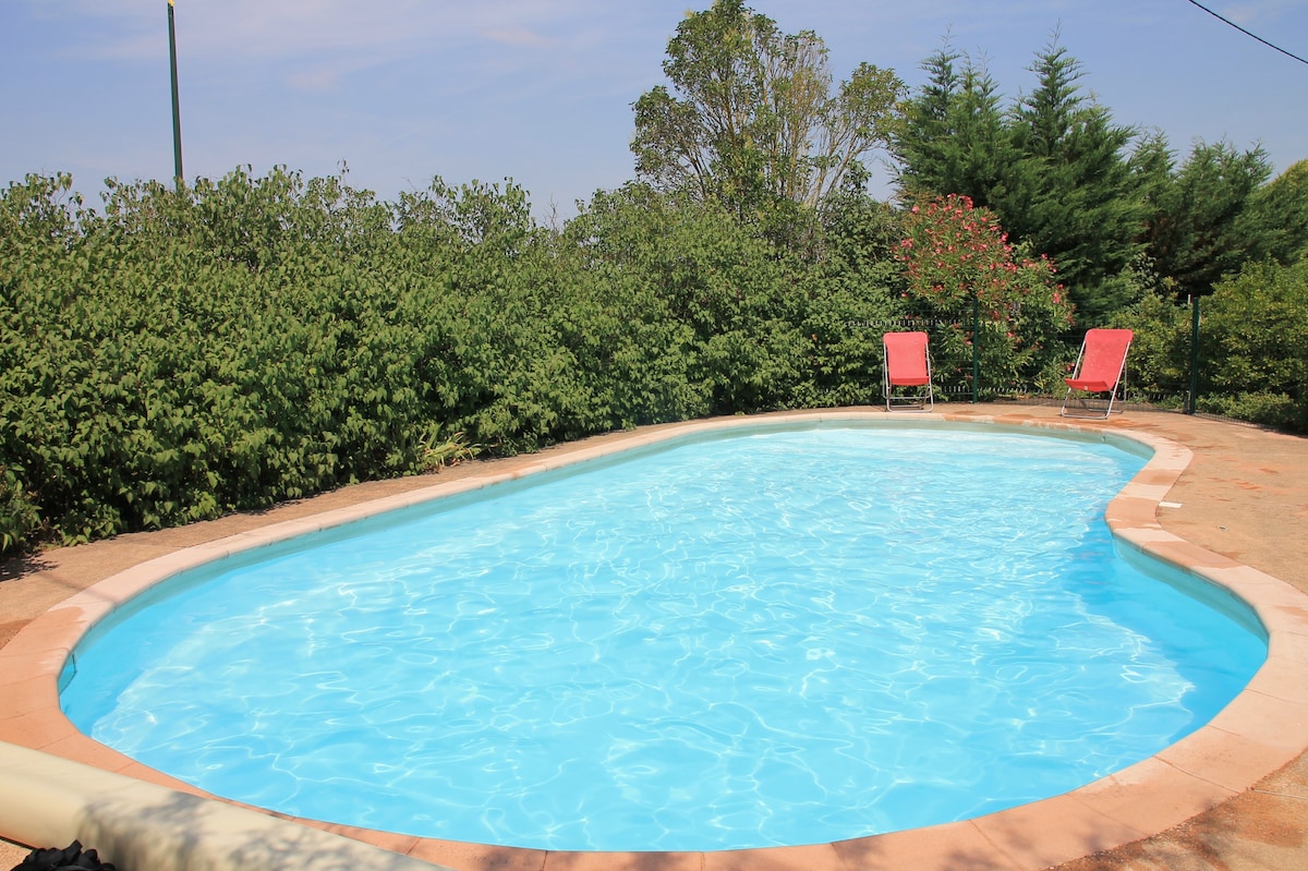 Belle villa de 250m² avec piscine, proche Toulouse