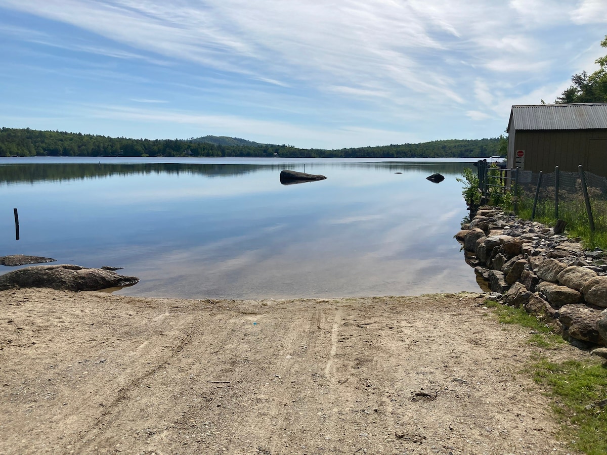 Lake Front Campsite 🏕