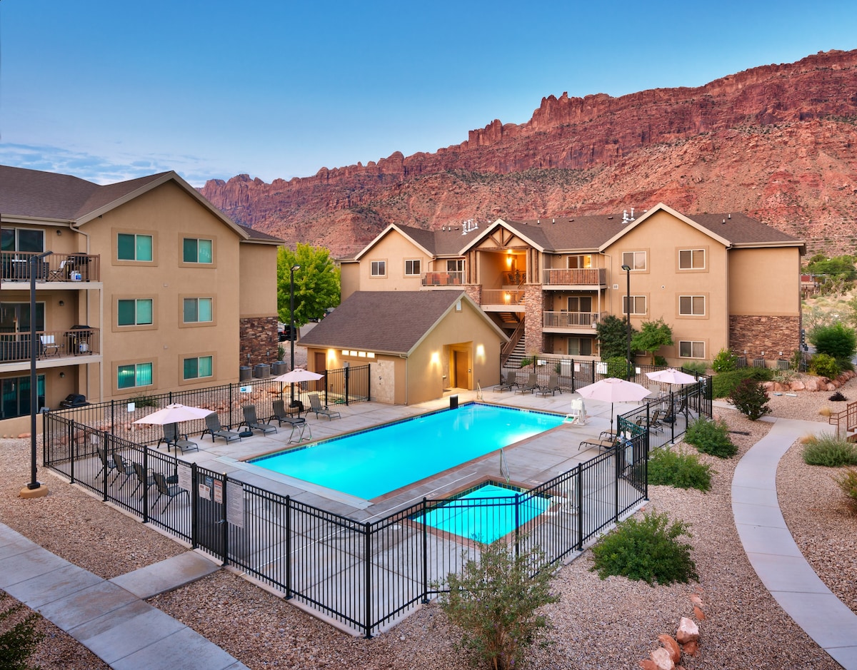 5D新Moab红崖公寓、游泳池和热水浴缸