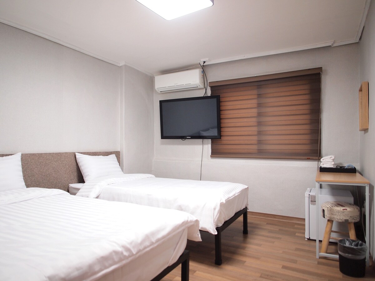 HostelGaonSinchon-私人房间和卫生间# Triple1