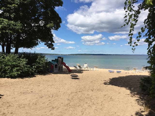 特拉弗斯城(Traverse City)的民宿