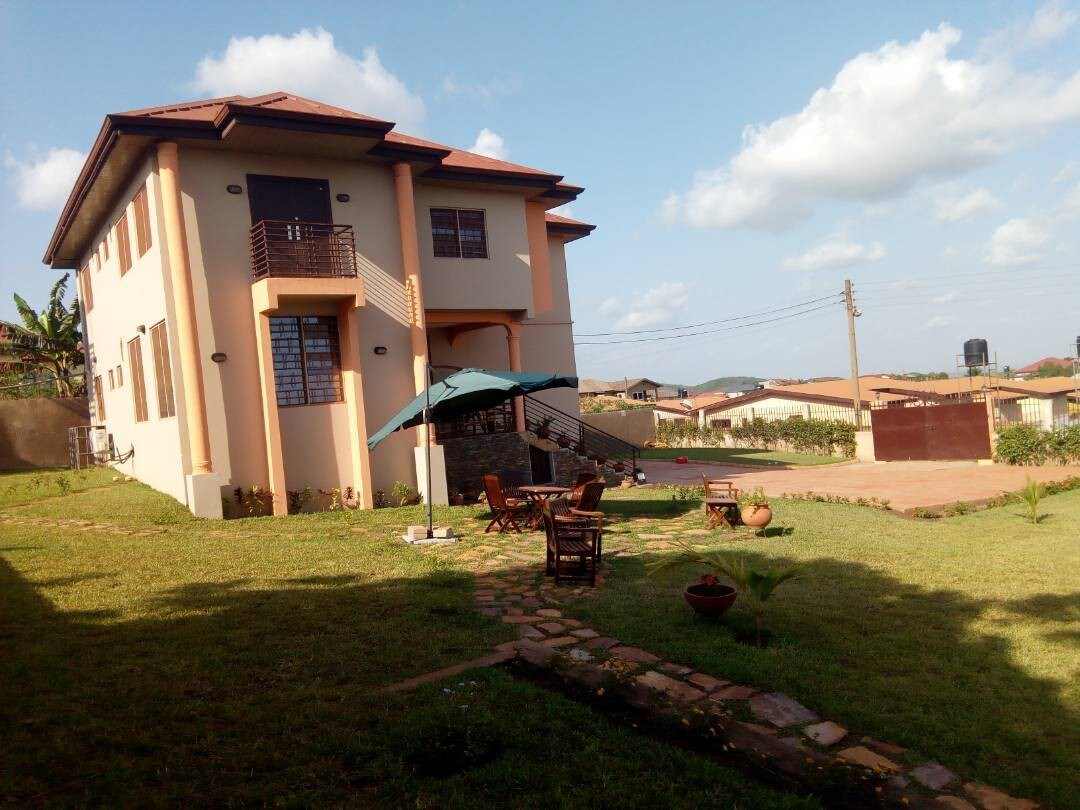 假日别墅（靠近 Ashesi 和 Aburi） - 阿克拉
