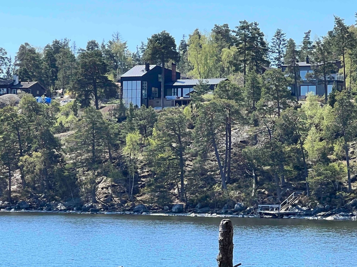 Unik arkitektur med magisk havsutsikt