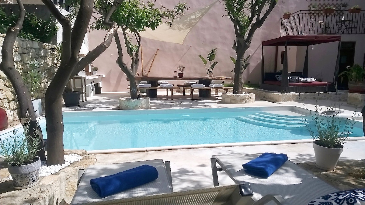 The Manor Rethymno, Crete - A Luxury Pool Oasis