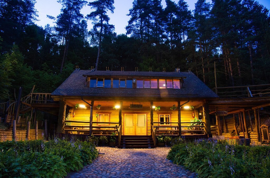 Private room No. 4 with forest view in Vila Om