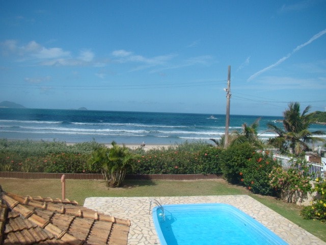 Casa Frente Mar带Barra da Lagoa泳池