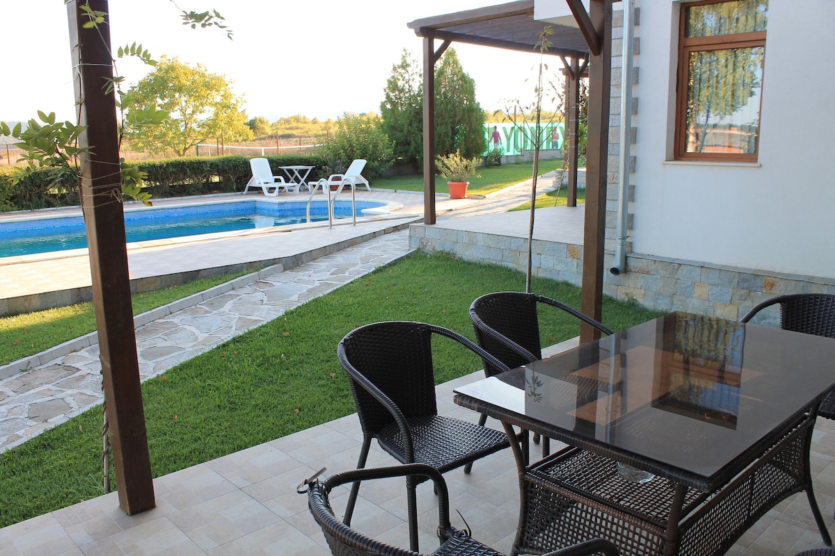 Nicodia Estate ， 3栋别墅，游泳池，水疗，网球，景观