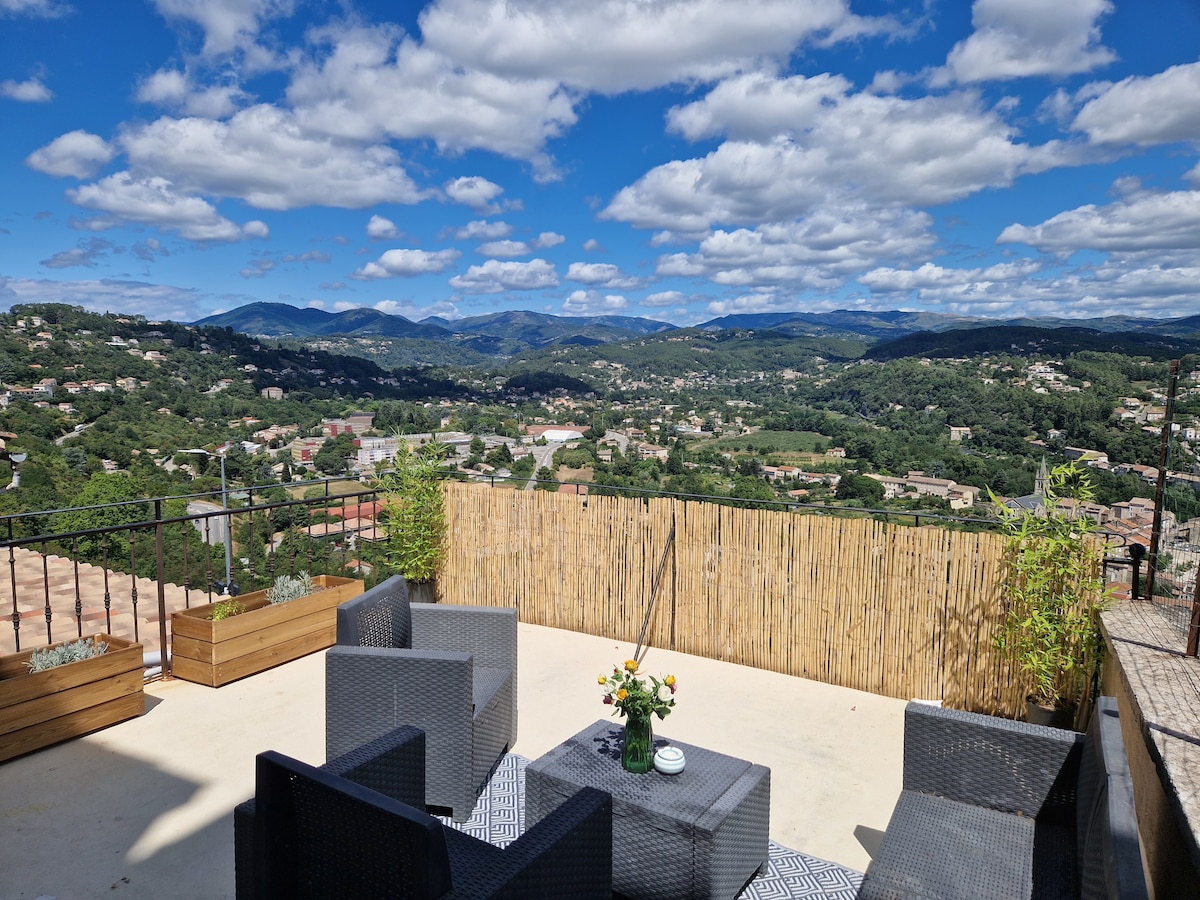 Appartement avec vue sur les montagnes d'Ardèche