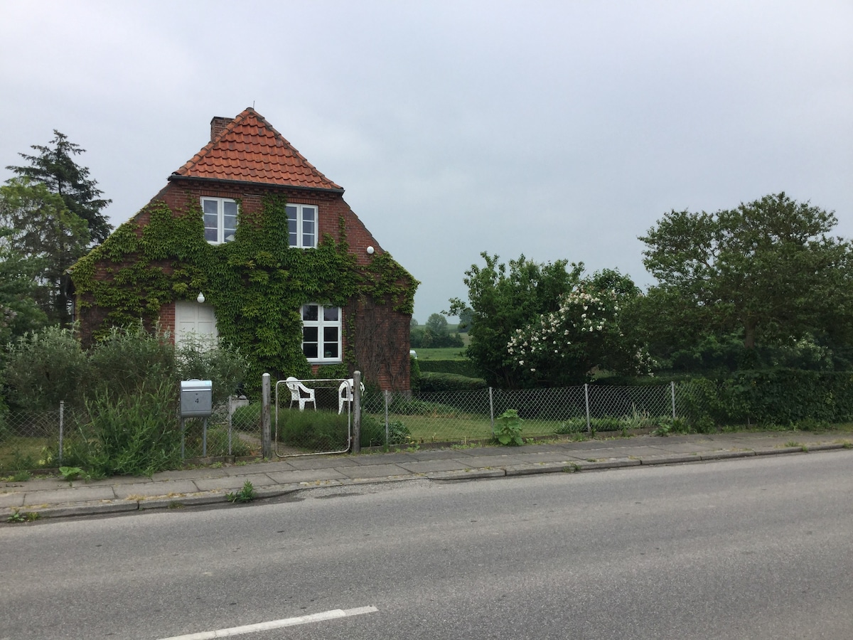 Grandma 's house, Onsbjerg Hovedgade 4