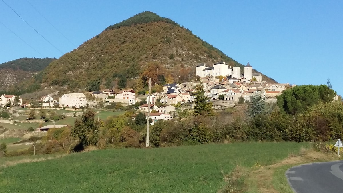 景色迷人的时令小屋