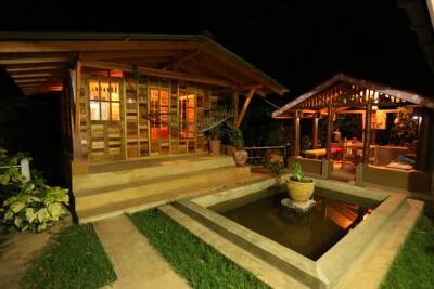 Plantation retreat: cozy bungalow in a rainforest