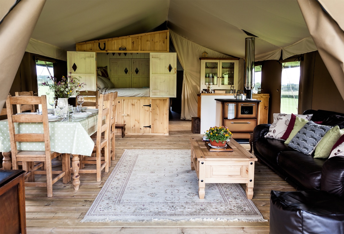 Safari Lodge Glamping
No Hot tub
Beaumaris