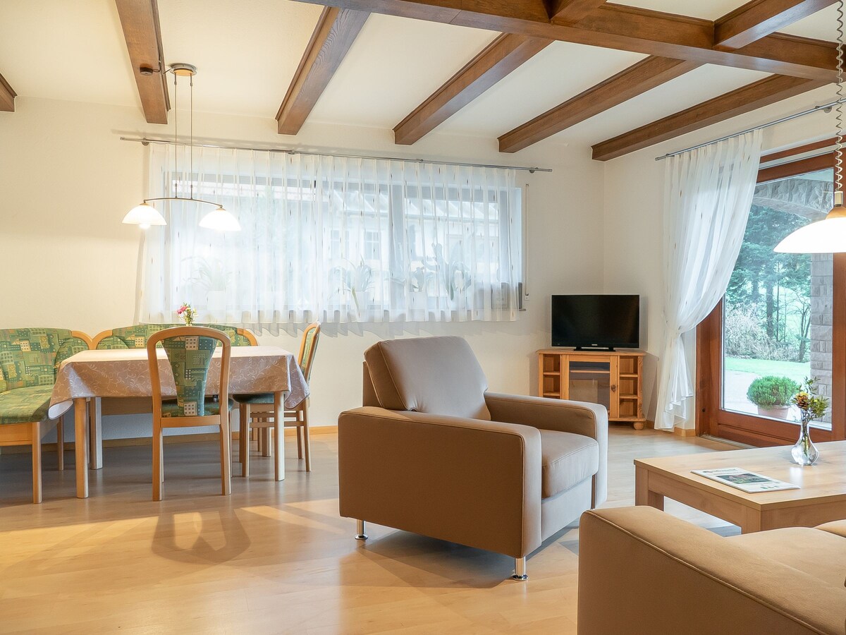 Hoferpeterhof, (Bad Peterstal-Griesbach), 3-Zimmer-Appartement (Leibgedinghaus / EG bzw. 2. OG), 73qm, 2 Schlafzimmer, max. 5 Personen