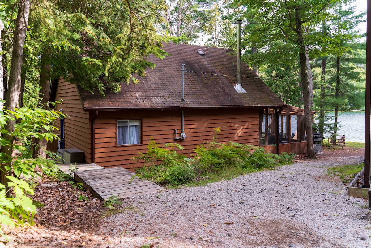 Lauzon Lake House Cottage A