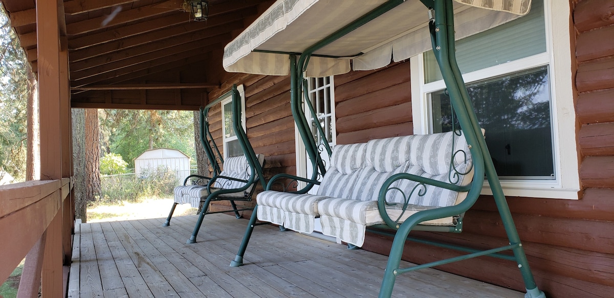 Northwoods Beach Cottage @ Deer Lake