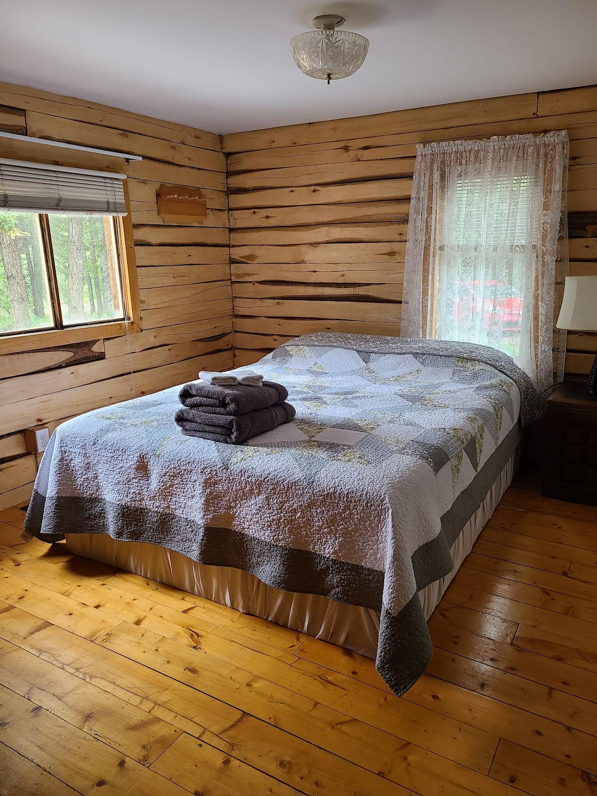 Glacier Cabin ： 2卧室3卧室Rustic Cabin on WMH