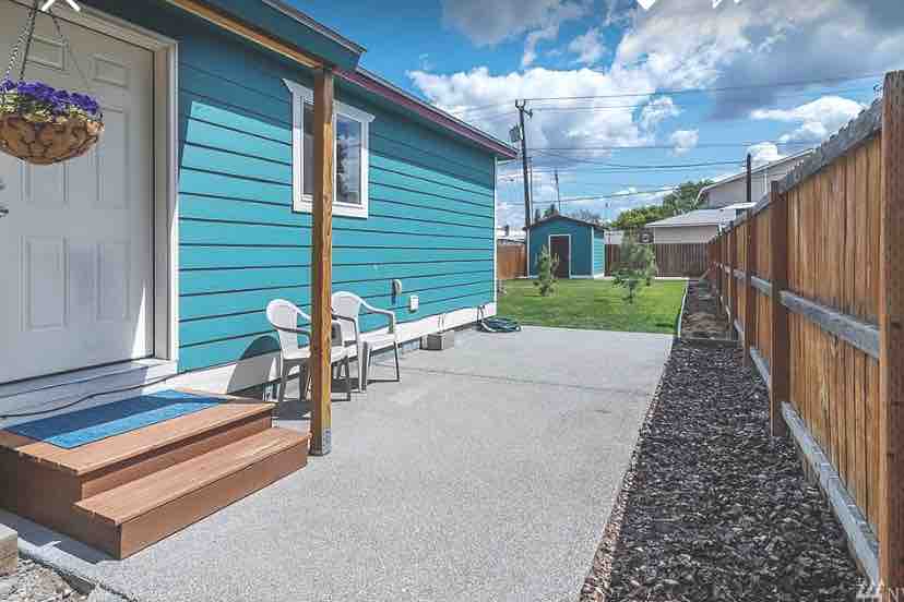 One bedroom tiny house on the John Wayne trail