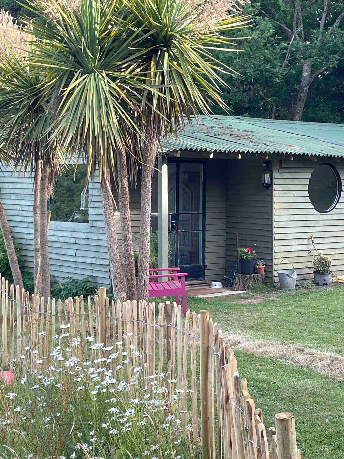 ‘The  Orchard House’…in quiet Sussex coutryside.