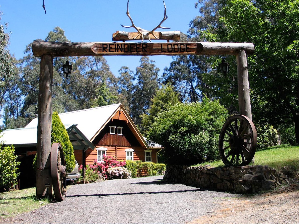 Reindeer Lodge - Rustic Mountain Getaway