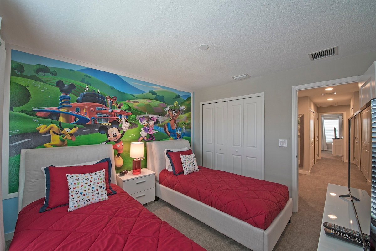 完美的4卧室房源，带泳池和烧烤设施-靠近迪士尼！