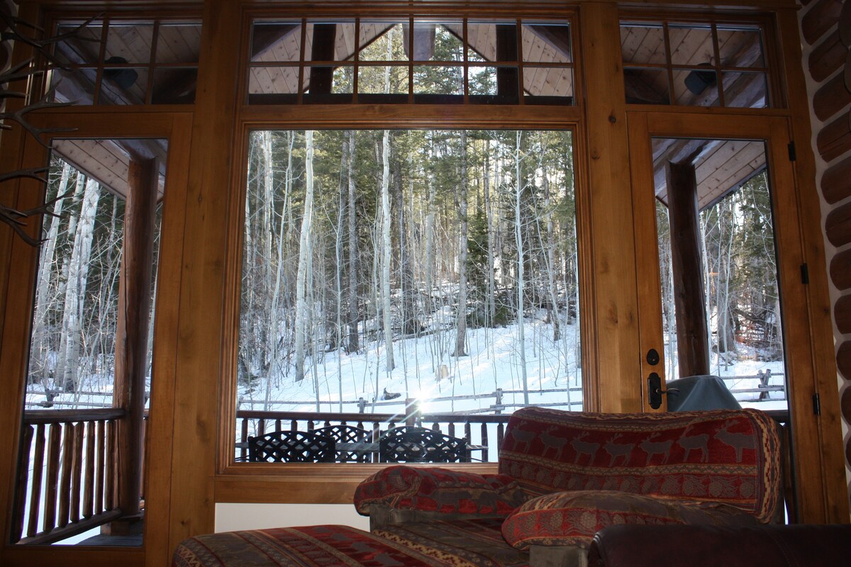 Teton Springs Mountain Resort Luxurious Log Cabin