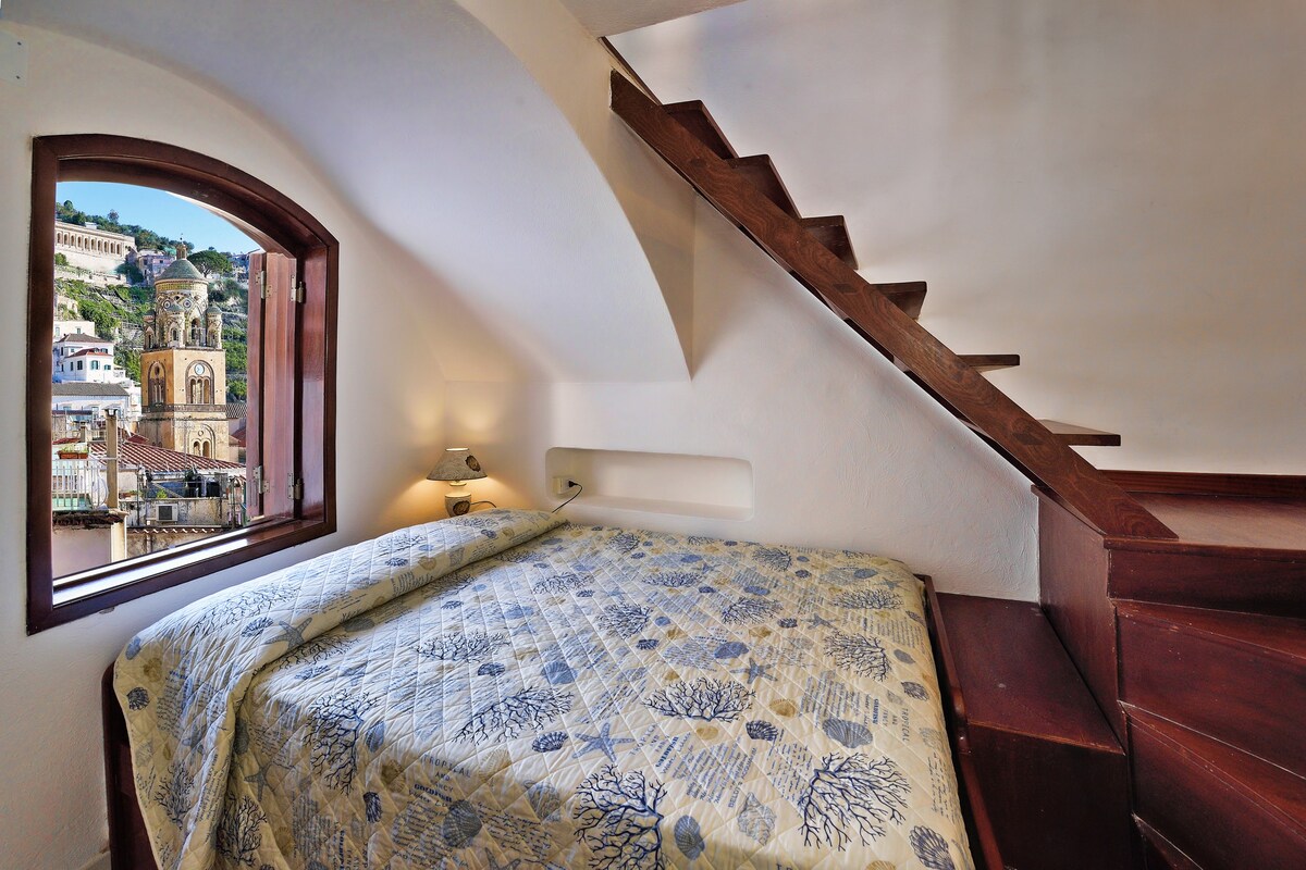 位于阿马尔菲（ Amalfi ）美景的漂亮公寓