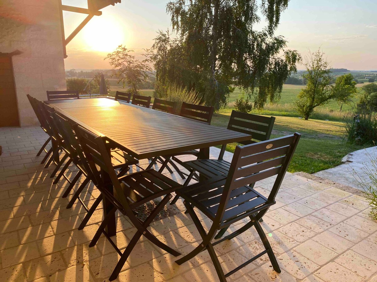 Magnifique ferme  avec vue et piscine chauffée