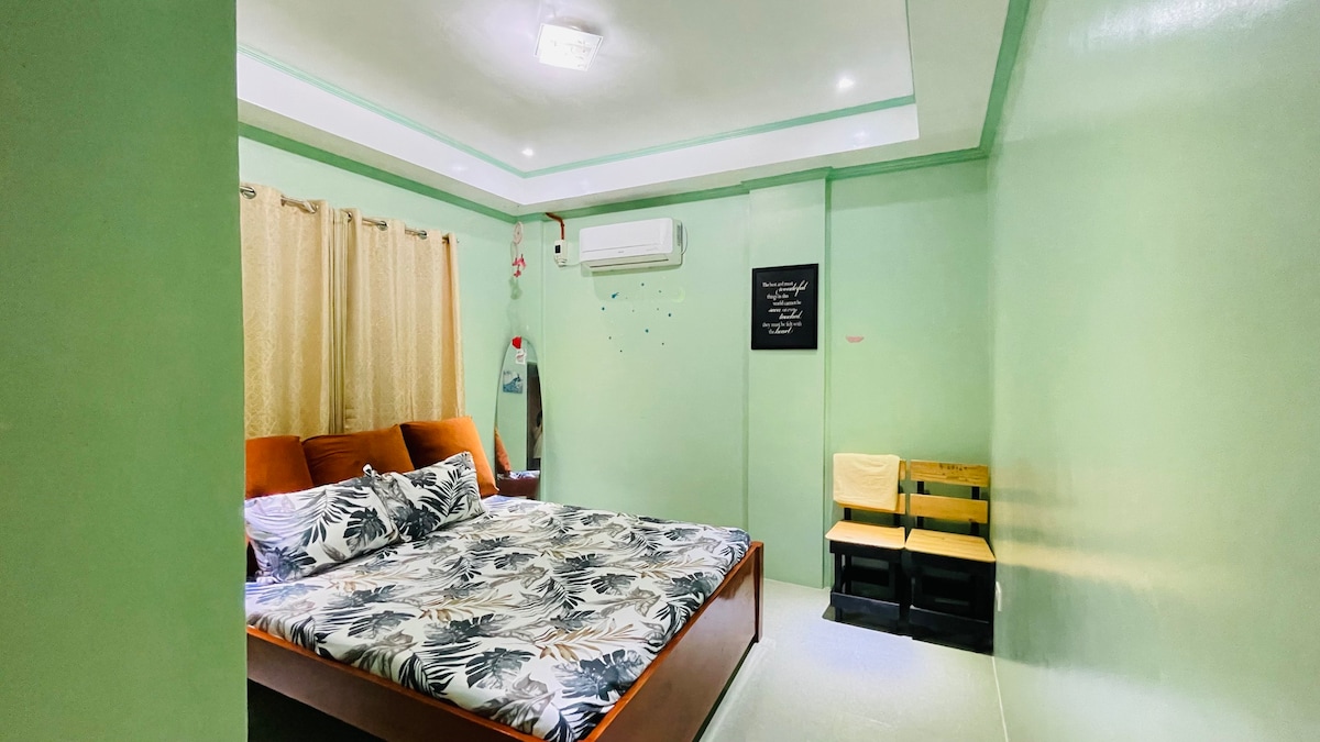 Sephreen HomeStay couple room