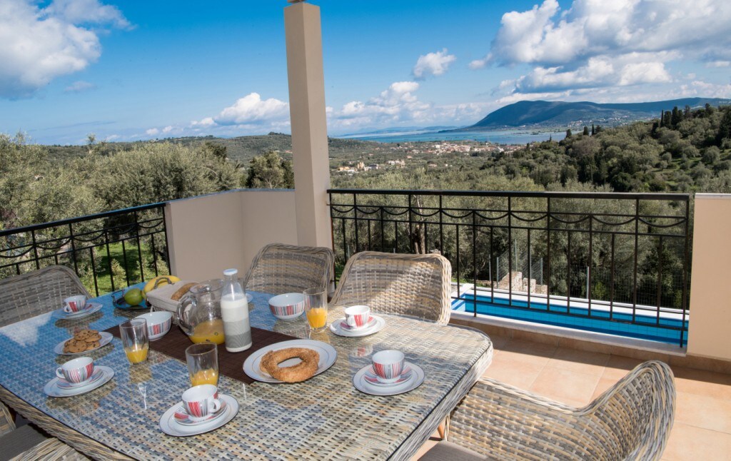 Ιnspiring villa w/private pool, panoramic views