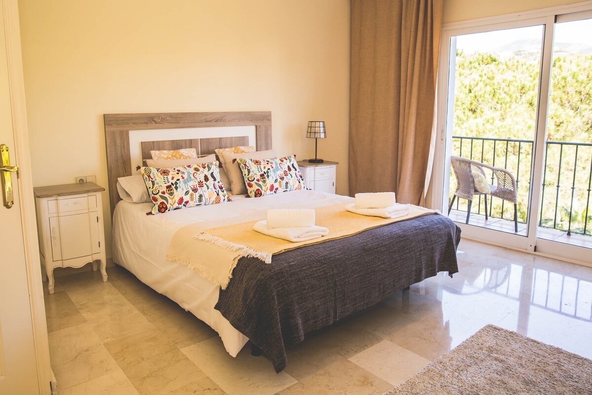 豪华2张床，可欣赏迷人的高尔夫景观- Marbella *