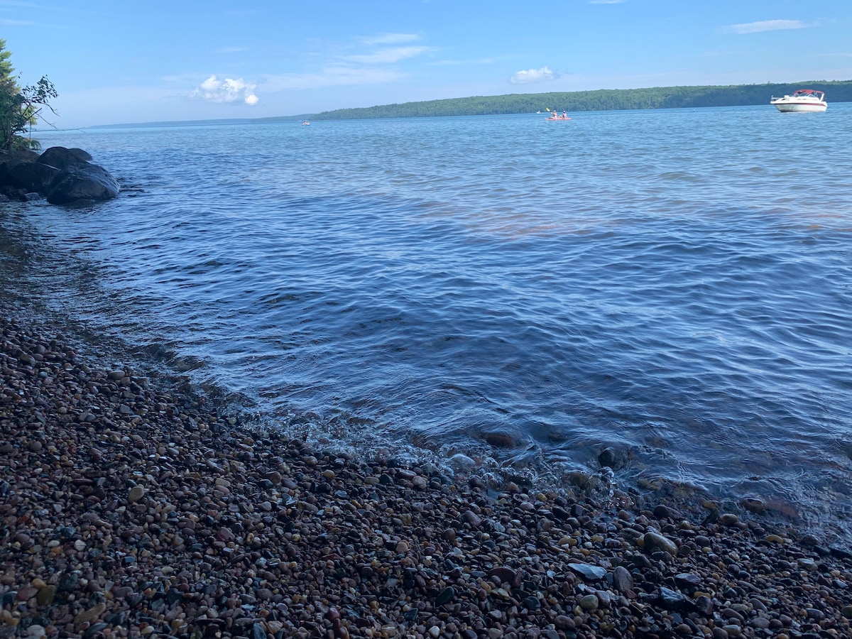 Annex 2 DePerrys | On Lake Superior Shoreline