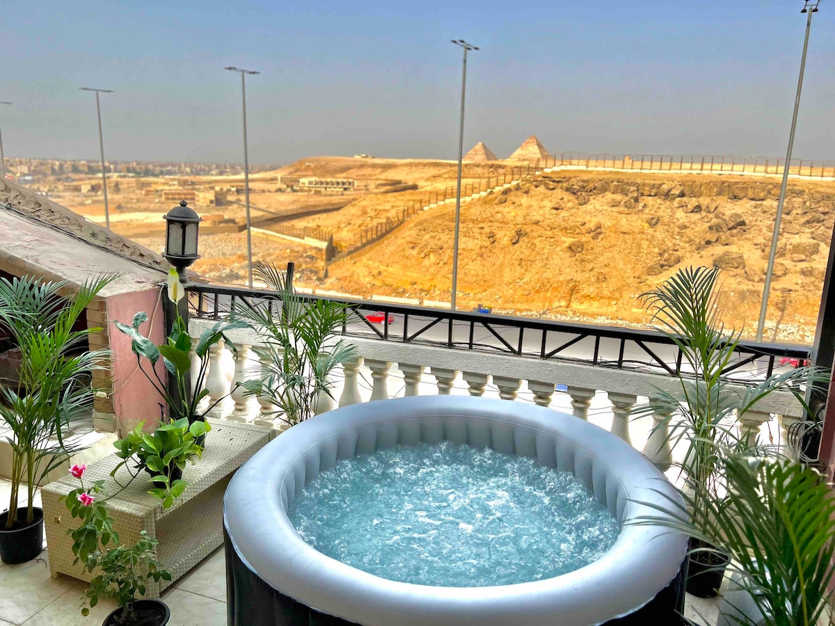 Private jacuzzi Roof studio w/amazing Pyramids v